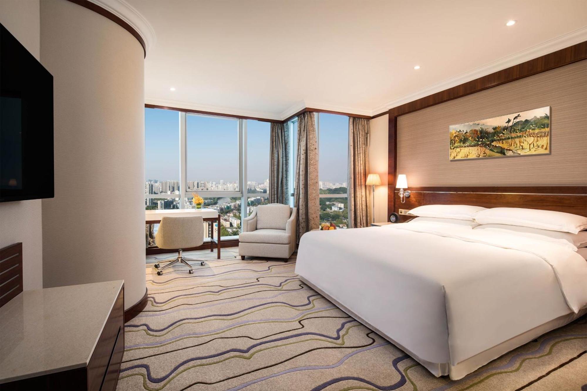 Sheraton Nanjing Kingsley Hotel & Towers Екстериор снимка