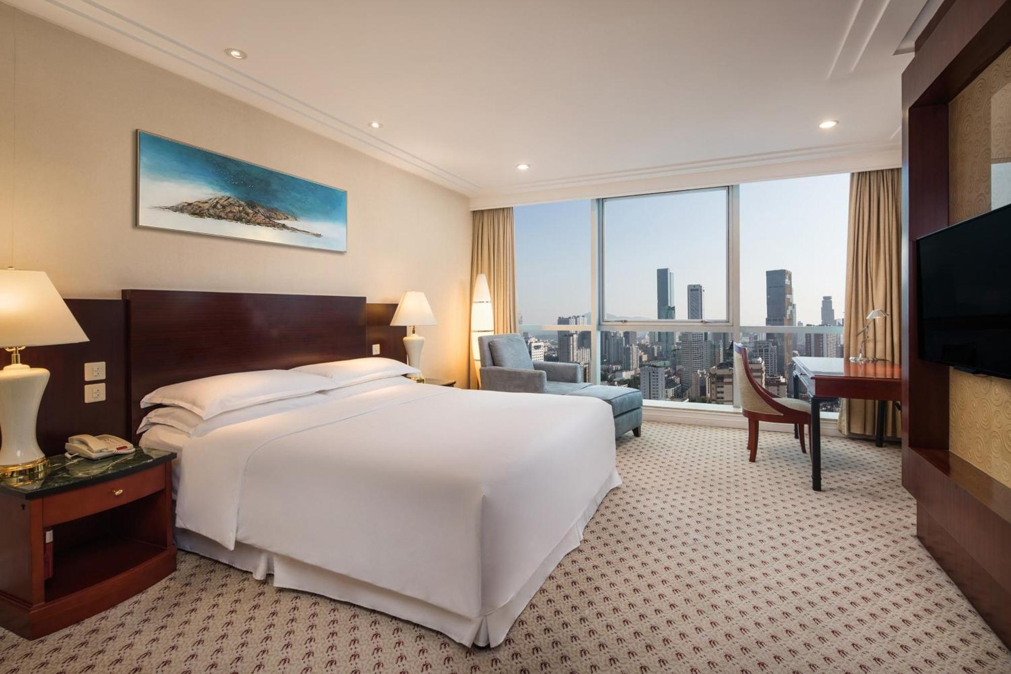 Sheraton Nanjing Kingsley Hotel & Towers Екстериор снимка