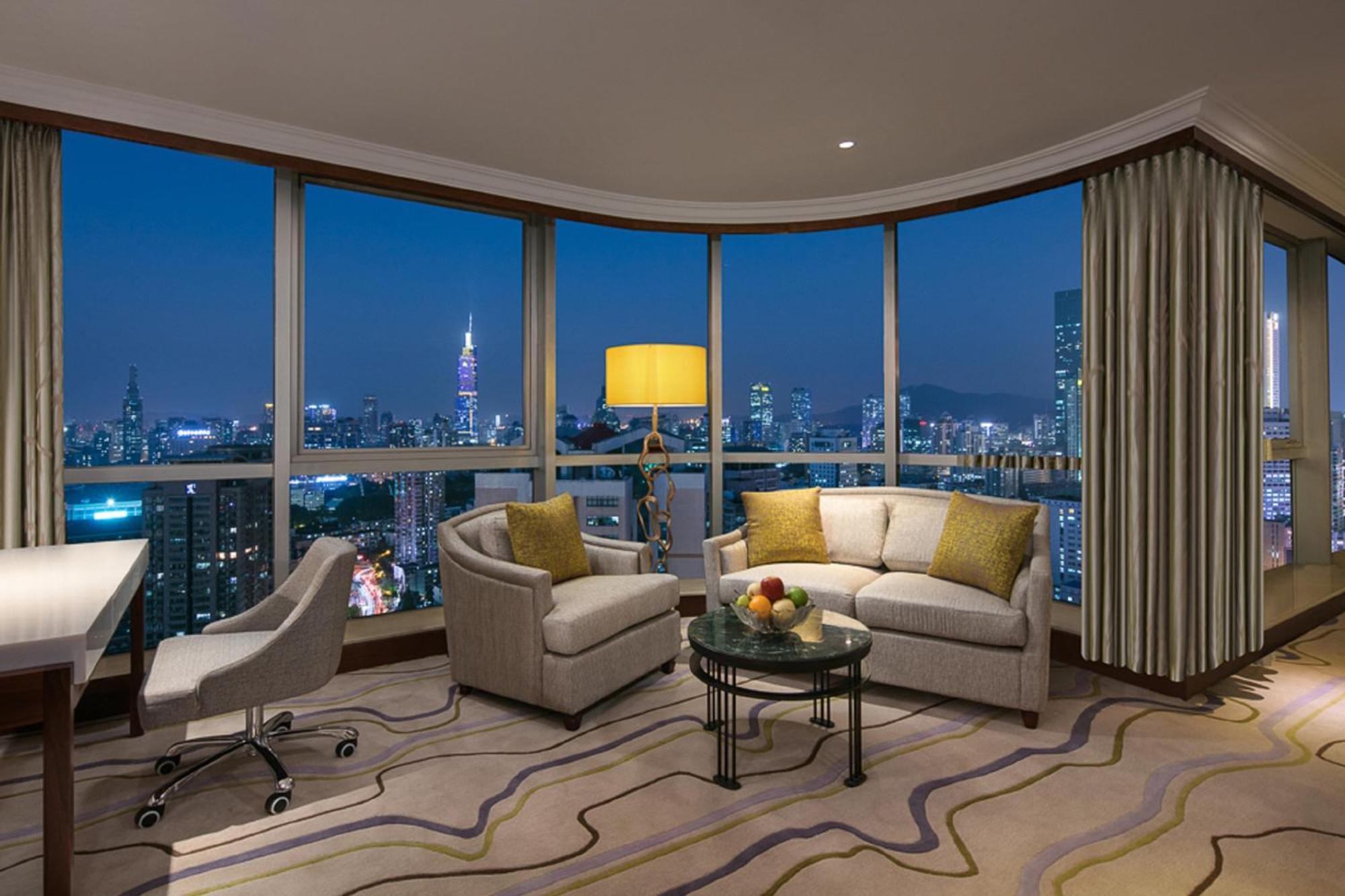 Sheraton Nanjing Kingsley Hotel & Towers Екстериор снимка